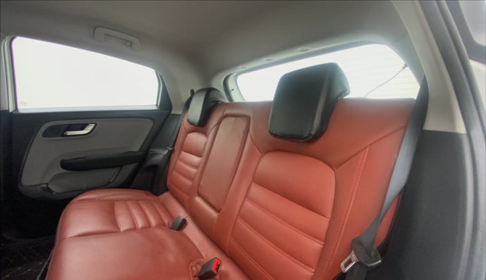 2020 Tata ALTROZ XZ PETROL, Petrol, Manual, 20,986 km, Right Side Rear Door Cabin