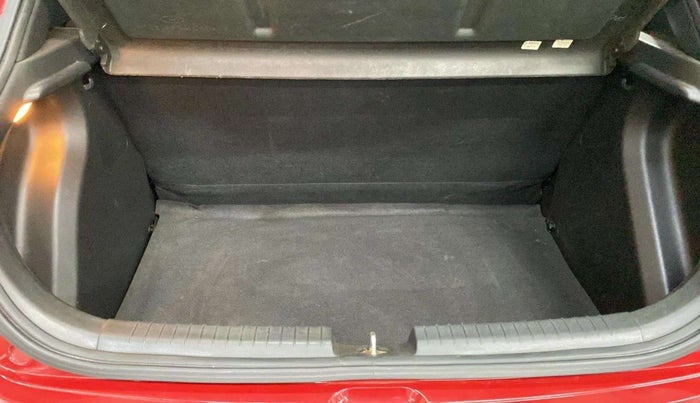 2015 Hyundai Elite i20 SPORTZ 1.2, Petrol, Manual, 91,257 km, Boot Inside