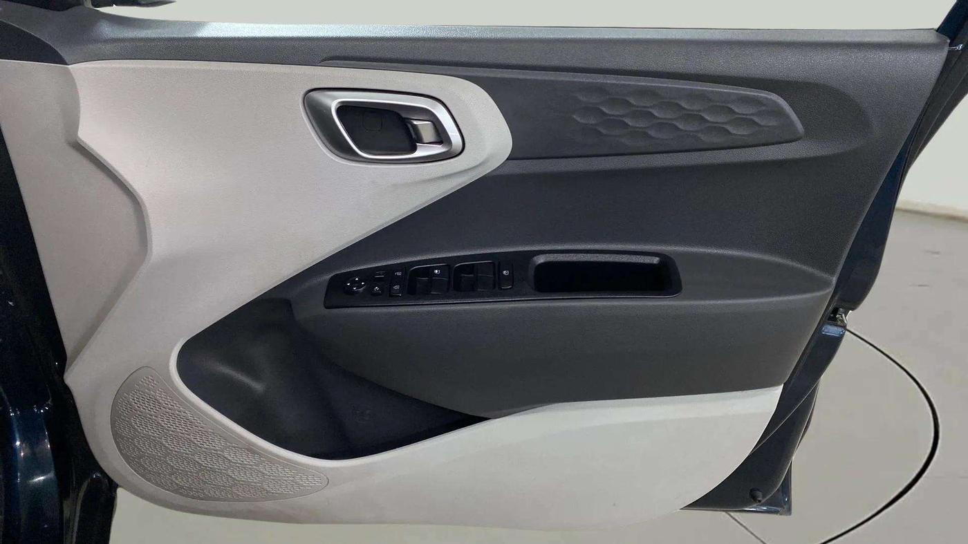 2019 Hyundai Grand i10 SPORTZ (O) AT 1.2 KAPPA VTVT, Petrol, Automatic, 21,486 km, Driver Side Door Panels Control