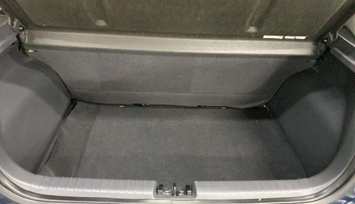2019 Hyundai Grand i10 SPORTZ (O) AT 1.2 KAPPA VTVT, Petrol, Automatic, 21,486 km, Boot Inside