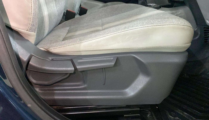 2019 Hyundai Grand i10 SPORTZ (O) AT 1.2 KAPPA VTVT, Petrol, Automatic, 21,486 km, Driver Side Adjustment Panel