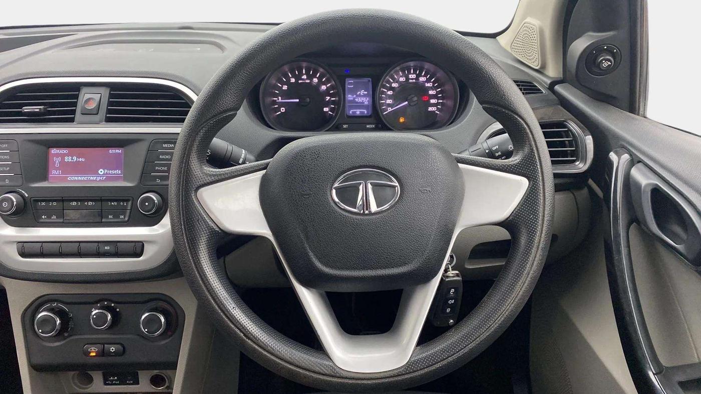 2016 Tata Tiago XT PETROL, Petrol, Manual, 43,624 km, Steering Wheel Close Up