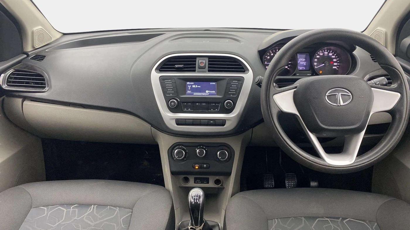 2016 Tata Tiago XT PETROL, Petrol, Manual, 43,624 km, Dashboard