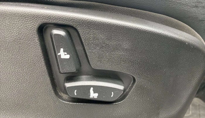 2019 MG HECTOR SHARP 1.5 DCT PETROL, Petrol, Automatic, 1,03,583 km, Driver Side Adjustment Panel