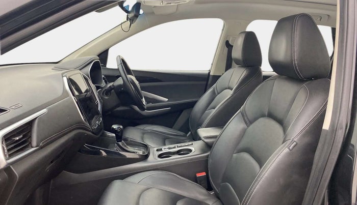 2019 MG HECTOR SHARP 1.5 DCT PETROL, Petrol, Automatic, 1,03,583 km, Right Side Front Door Cabin