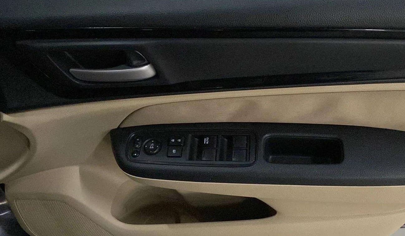 2018 Honda Amaze 1.2L I-VTEC V CVT, Petrol, Automatic, 30,642 km, Driver Side Door Panels Control