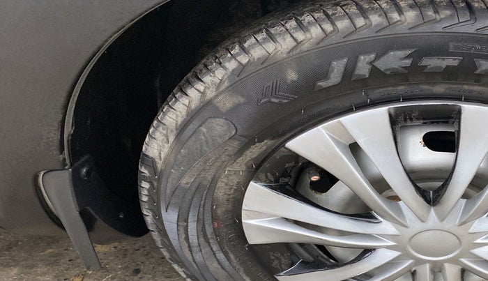 2019 Datsun Redi Go A, Petrol, Manual, 19,516 km, Right front tyre - Mudfalps Broken