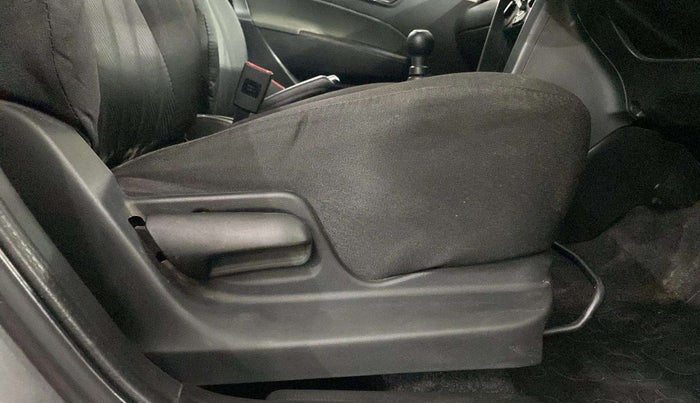 2014 Maruti Swift VXI, Petrol, Manual, 32,478 km, Driver Side Adjustment Panel