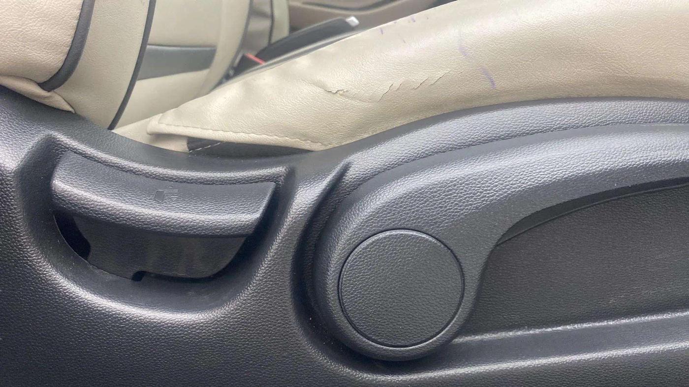 2018 Hyundai Elite i20 ASTA 1.2  CVT, Petrol, Automatic, 18,841 km, Driver Side Adjustment Panel