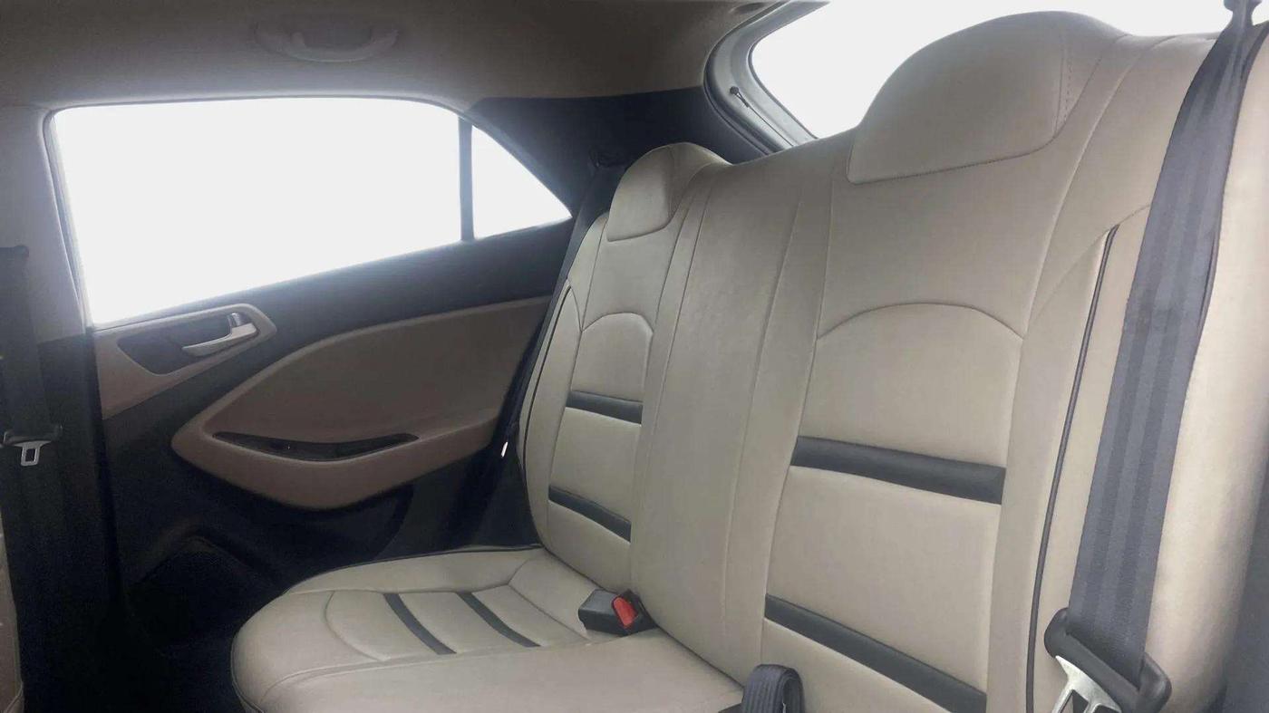 2018 Hyundai Elite i20 ASTA 1.2  CVT, Petrol, Automatic, 18,841 km, Right Side Rear Door Cabin