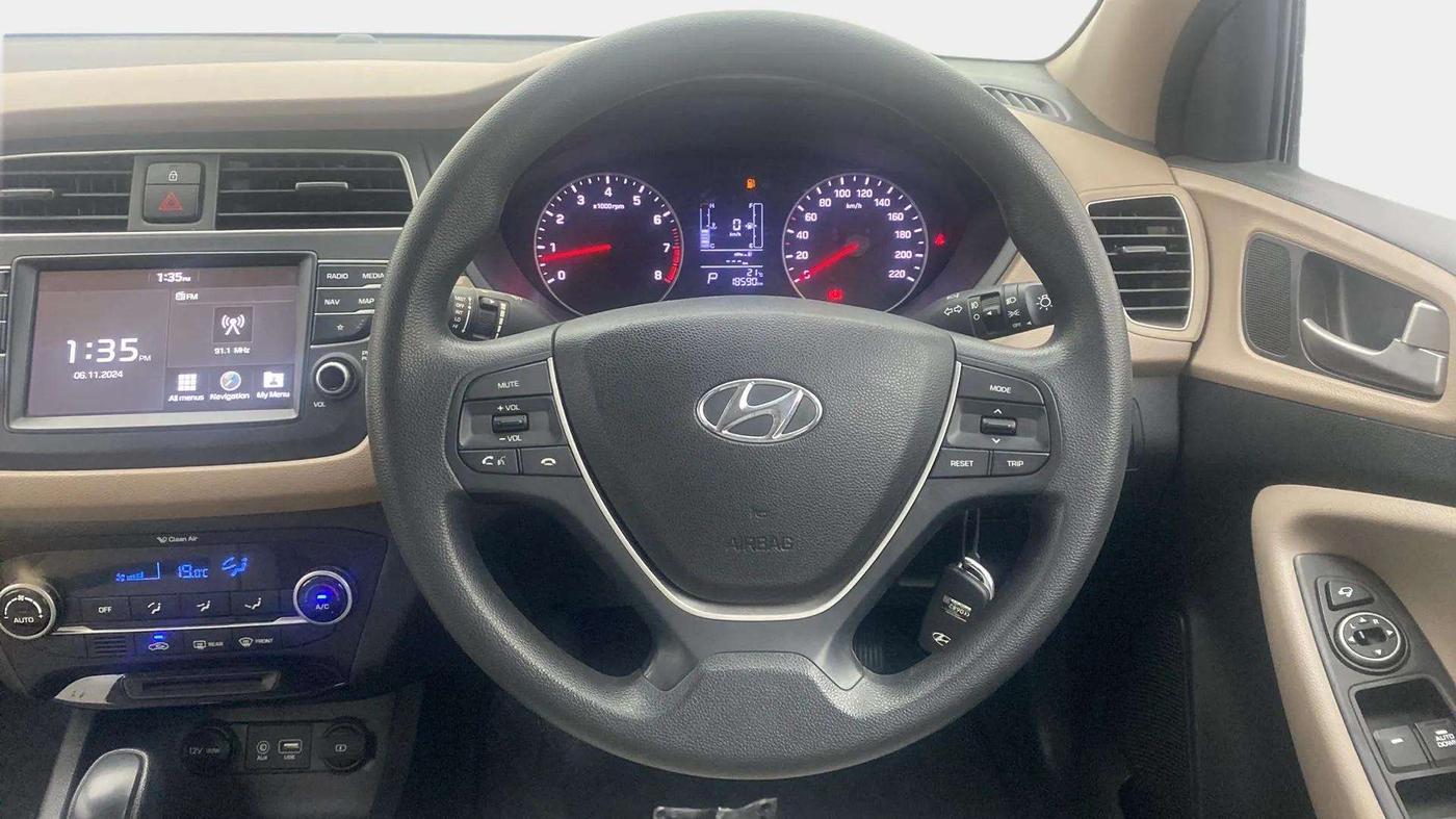 2018 Hyundai Elite i20 ASTA 1.2  CVT, Petrol, Automatic, 18,841 km, Steering Wheel Close Up