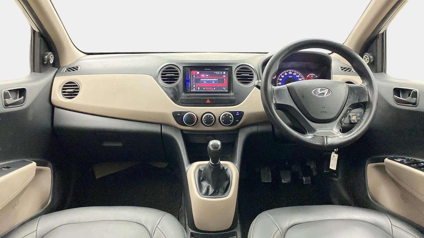 2017 Hyundai Grand i10 MAGNA 1.2 KAPPA VTVT, CNG, Manual, 55,603 km, Dashboard