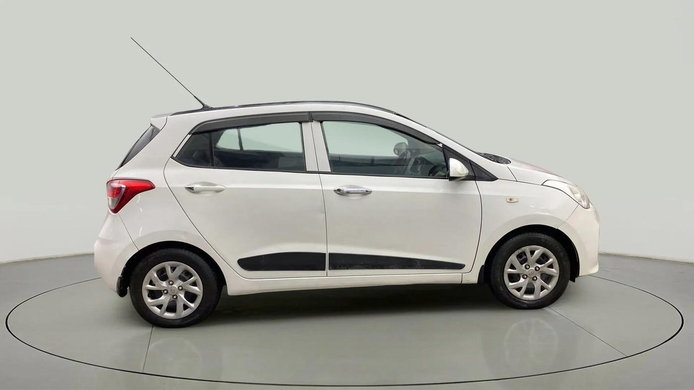 2017 Hyundai Grand i10 MAGNA 1.2 KAPPA VTVT, CNG, Manual, 55,603 km, Right Side View