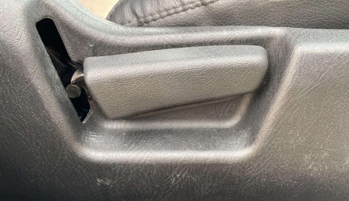 2019 Maruti Alto VXI, Petrol, Manual, 16,312 km, Driver Side Adjustment Panel