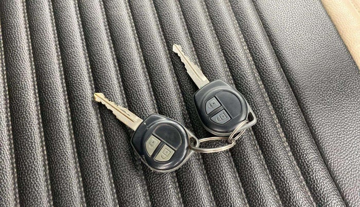 2017 Maruti Wagon R 1.0 VXI, Petrol, Manual, 37,016 km, Key Close Up