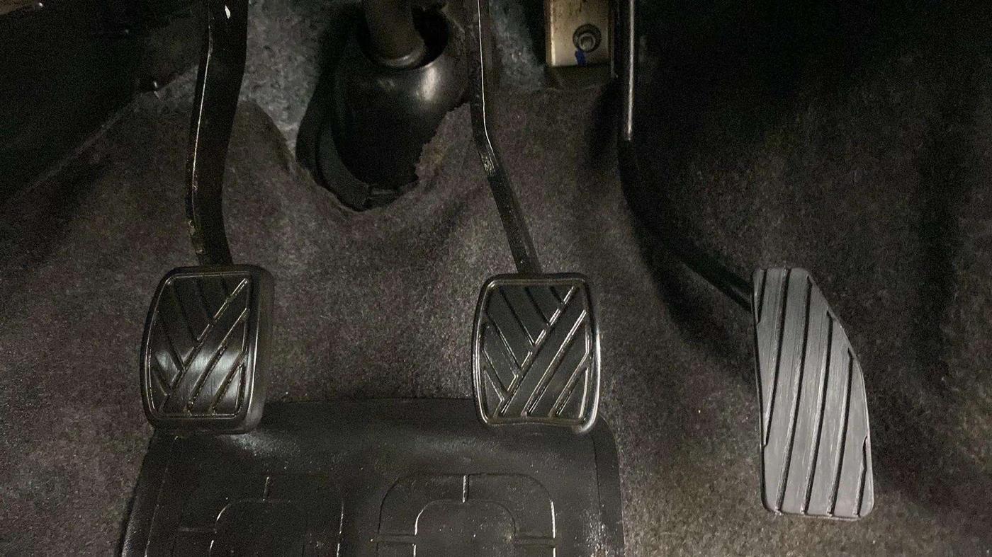 2017 Maruti Wagon R 1.0 VXI, Petrol, Manual, 37,016 km, Pedals