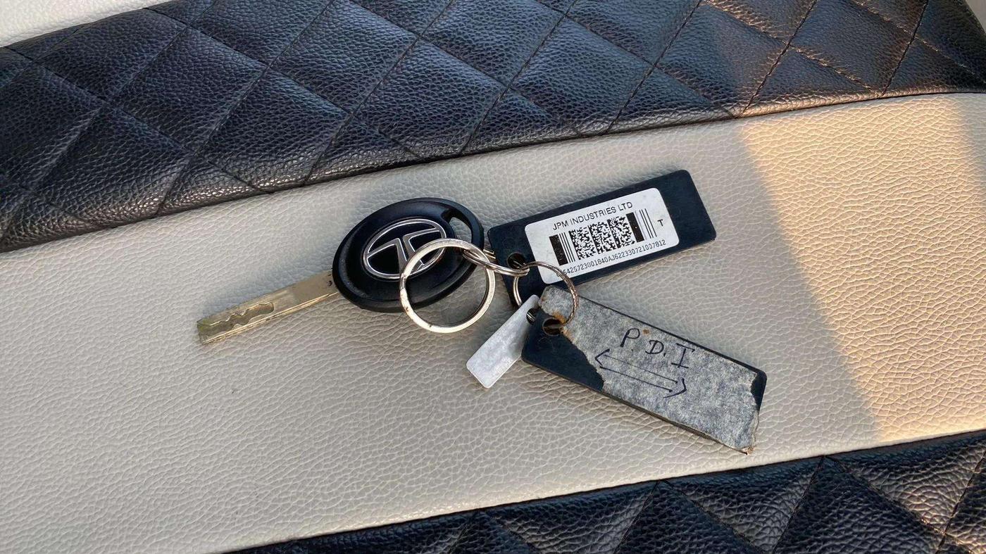 2021 Tata TIGOR XE PETROL, Petrol, Manual, 36,438 km, Key Close Up