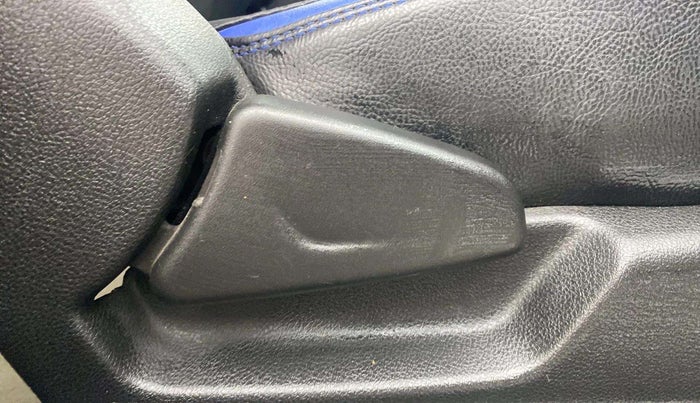 2022 Renault Kwid RXT 1.0, Petrol, Manual, 15,841 km, Driver Side Adjustment Panel