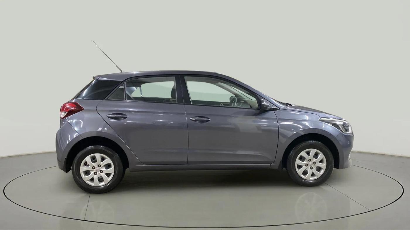 2017 Hyundai Elite i20 SPORTZ 1.2, Petrol, Manual, 24,633 km, Right Side View