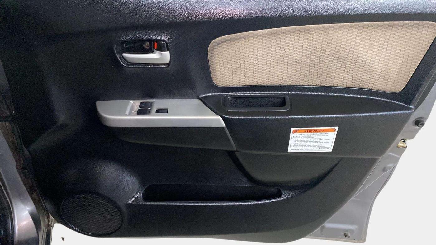 2018 Maruti Wagon R 1.0 LXI CNG, CNG, Manual, 45,443 km, Driver Side Door Panels Control