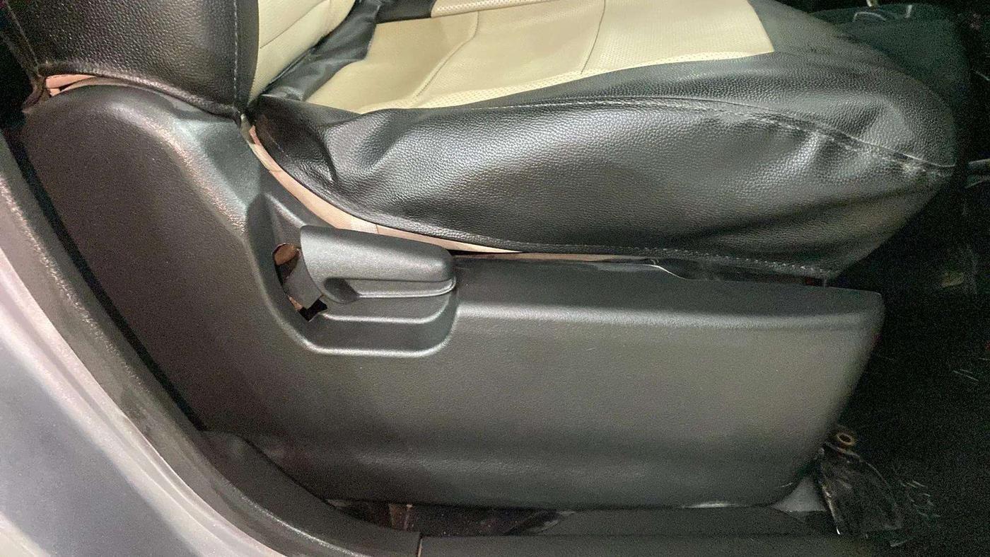 2018 Maruti Wagon R 1.0 LXI CNG, CNG, Manual, 45,443 km, Driver Side Adjustment Panel