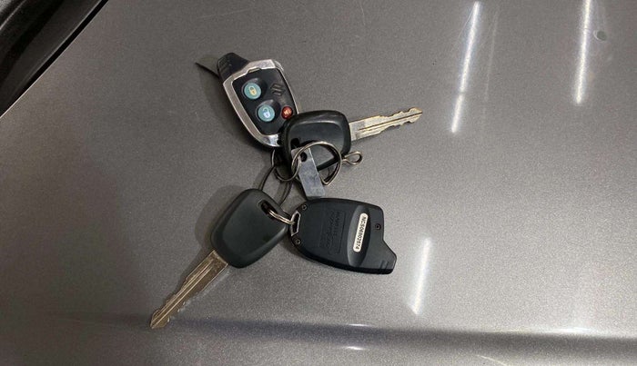 2018 Maruti Wagon R 1.0 LXI CNG, CNG, Manual, 45,443 km, Key Close Up