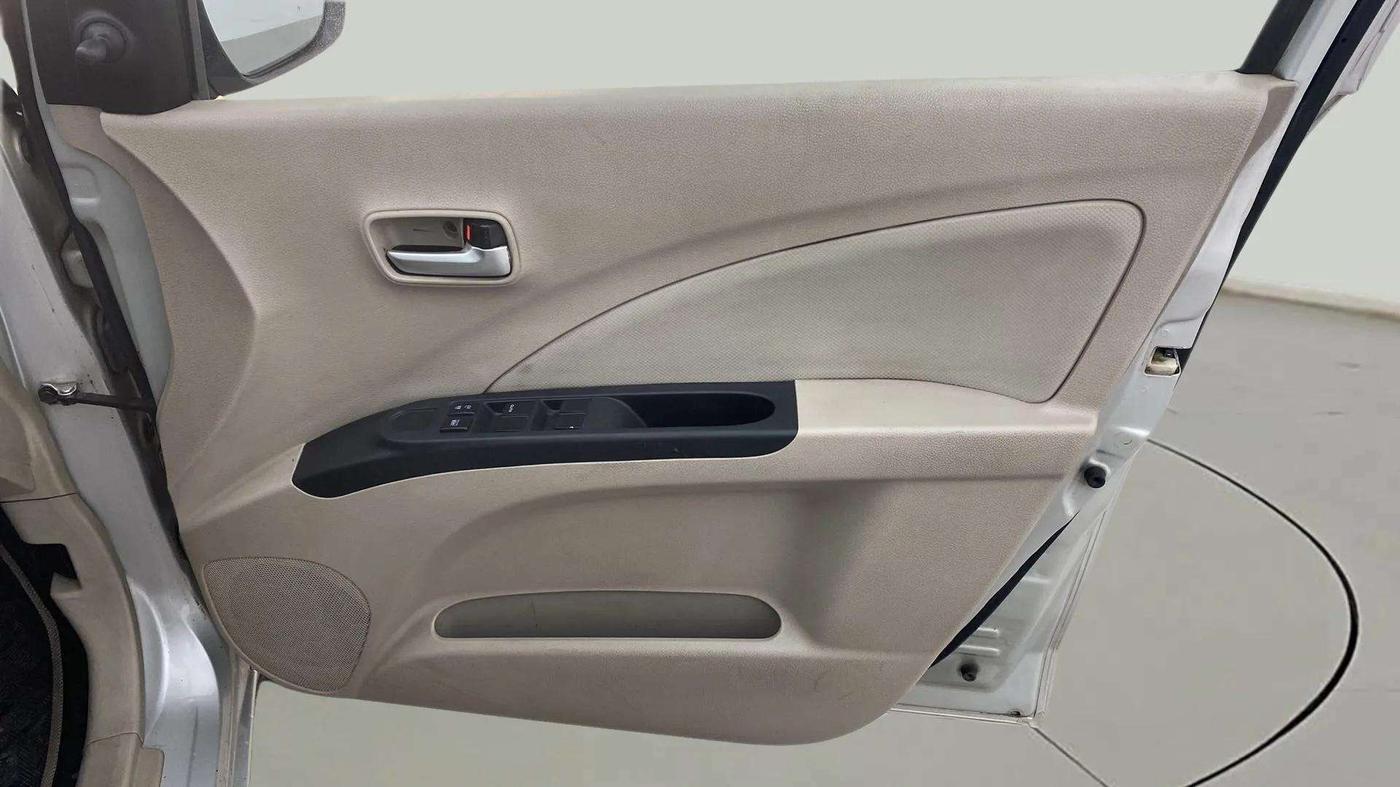 2018 Maruti Celerio VXI CNG, CNG, Manual, 76,233 km, Driver Side Door Panels Control