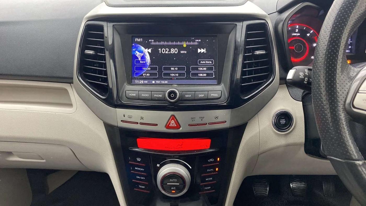 2022 Mahindra XUV300 W8 1.5 DIESEL, Diesel, Manual, 49,834 km, Air Conditioner