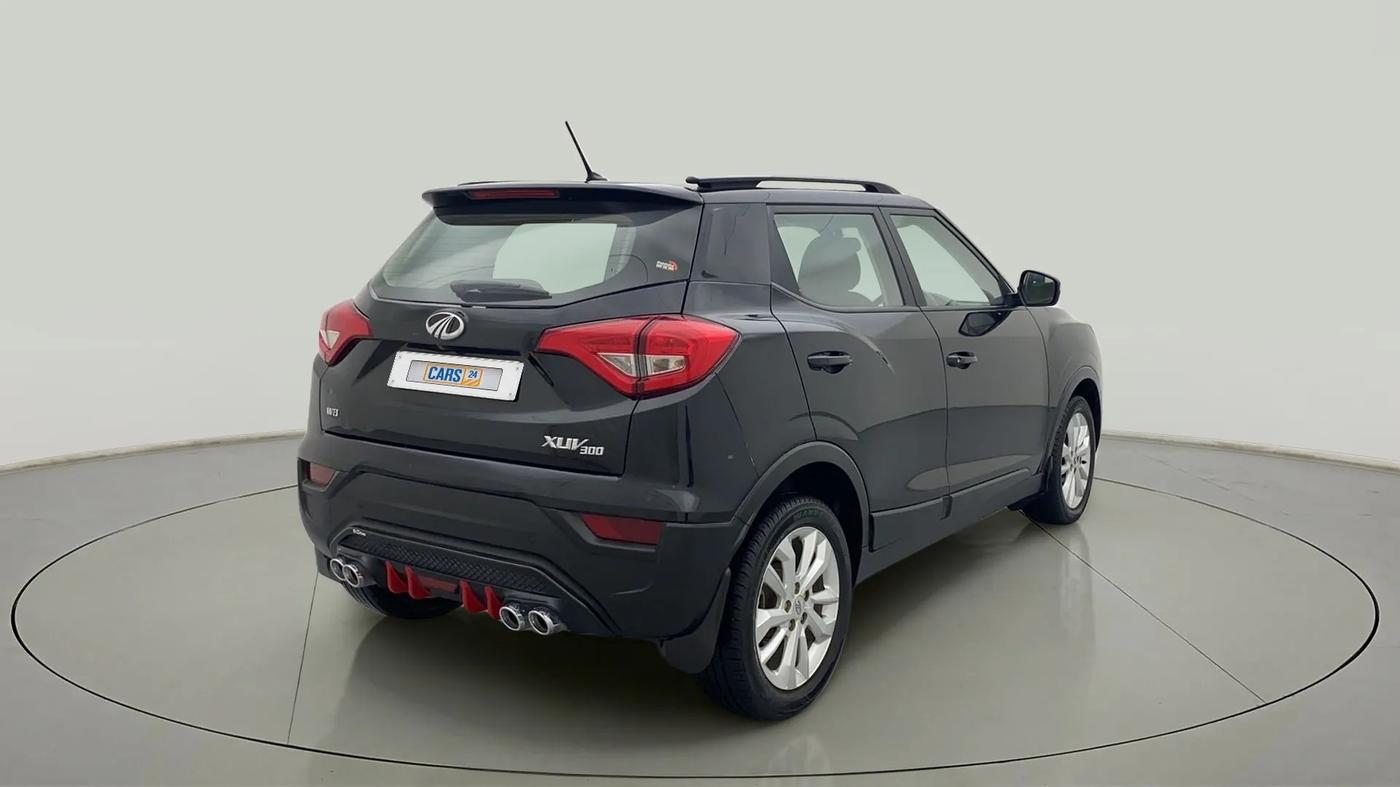 2022 Mahindra XUV300 W8 1.5 DIESEL, Diesel, Manual, 49,834 km, Right Back Diagonal