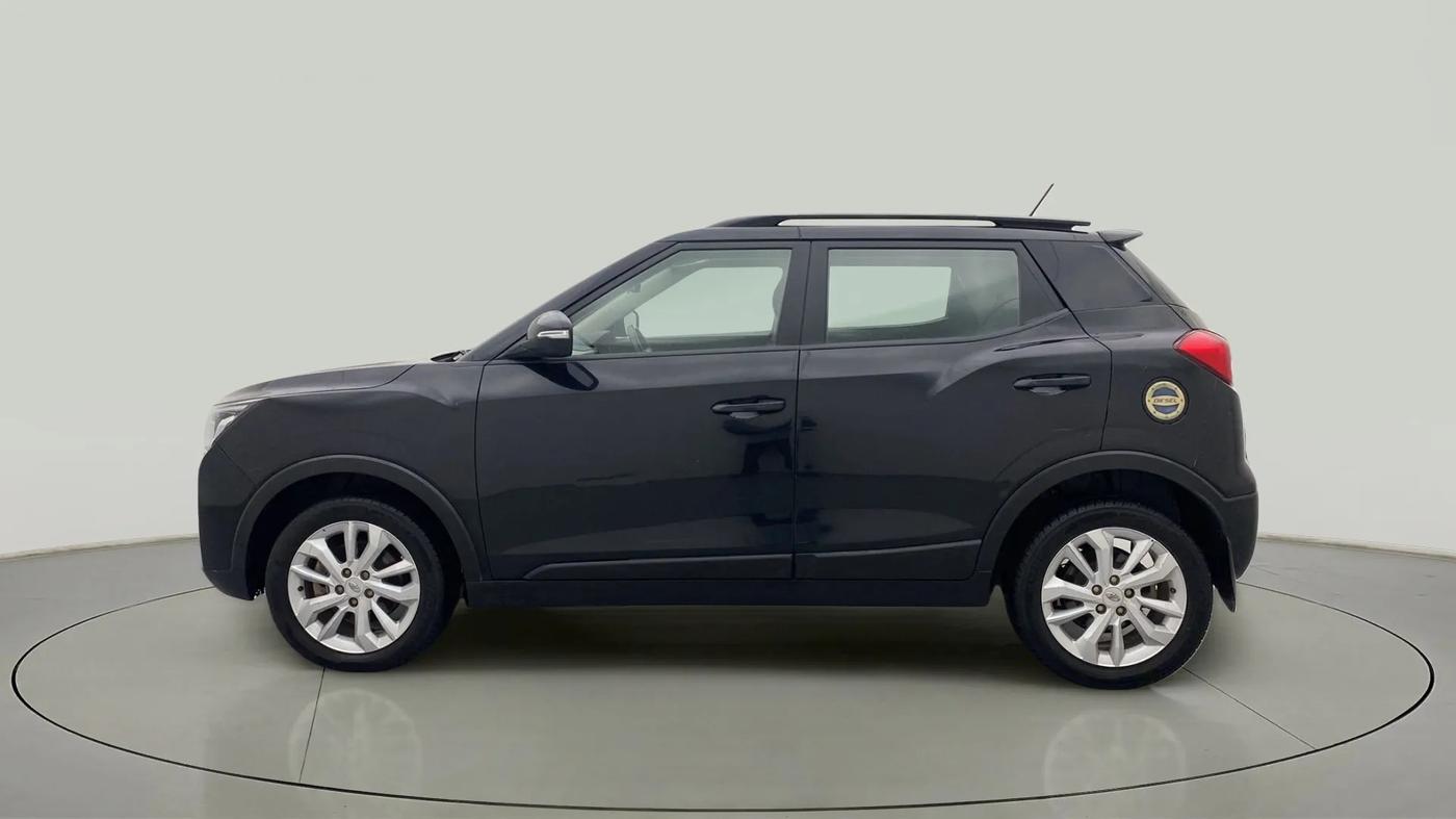 2022 Mahindra XUV300 W8 1.5 DIESEL, Diesel, Manual, 49,834 km, Left Side