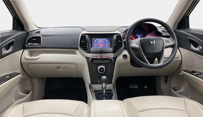 2023 Mahindra XUV300 W8 (O) 1.2 PETROL AMT, Petrol, Automatic, 23,257 km, Dashboard