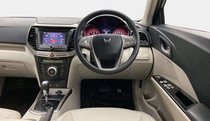 2023 Mahindra XUV300 W8 (O) 1.2 PETROL AMT, Petrol, Automatic, 23,257 km, Steering Wheel Close Up