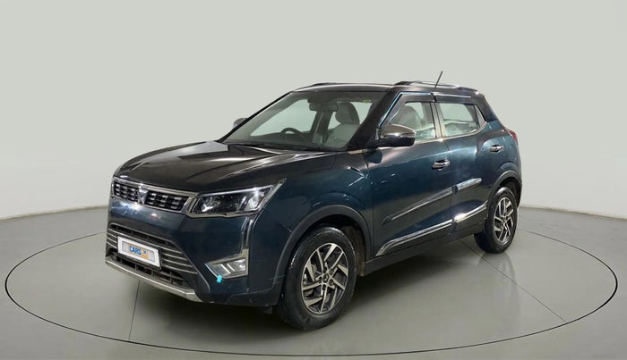 2023 Mahindra XUV300 W8 (O) 1.2 PETROL AMT, Petrol, Automatic, 23,257 km, Left Front Diagonal