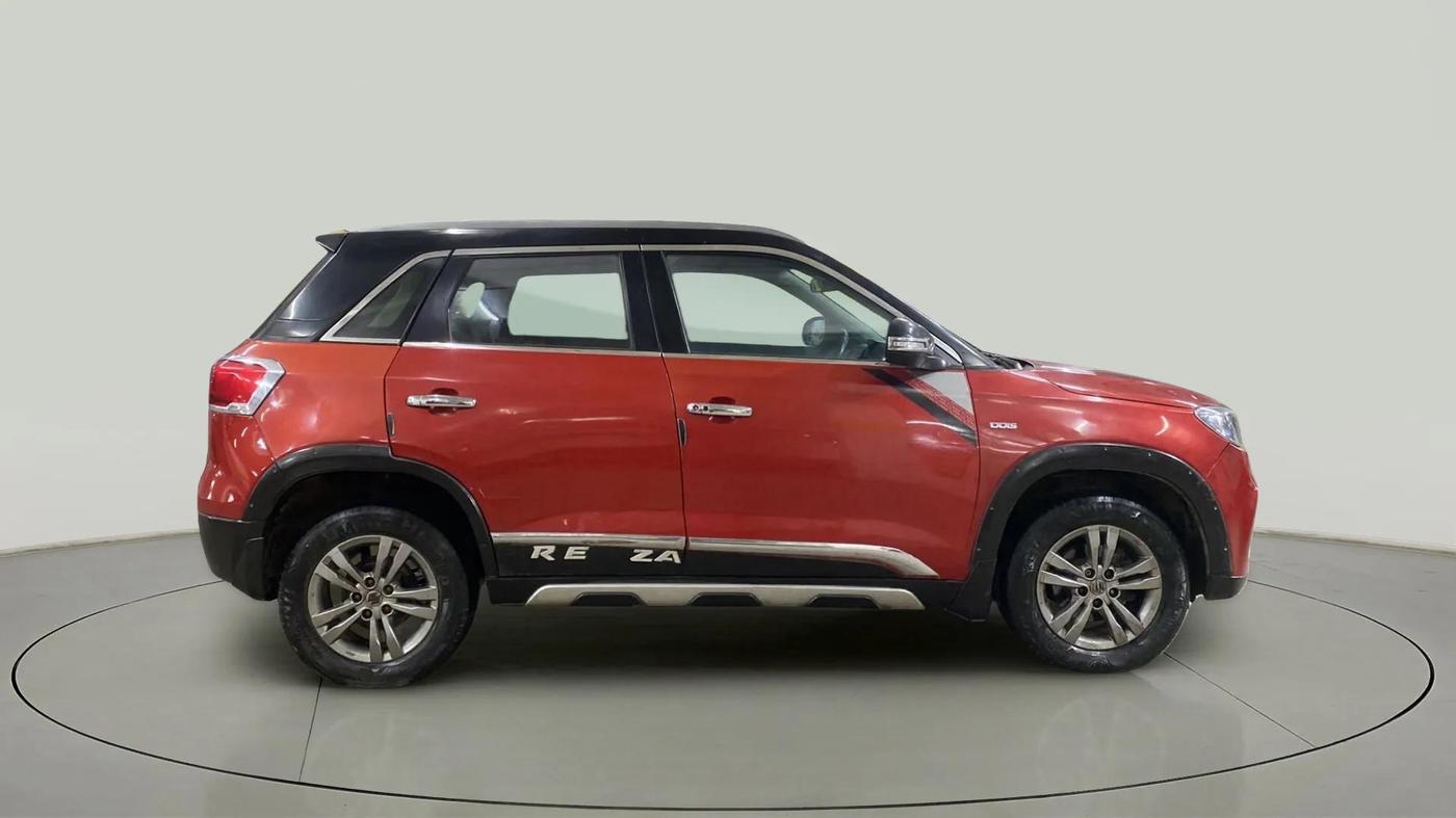 2016 Maruti Vitara Brezza ZDI PLUS DUAL TONE, Diesel, Manual, 79,723 km, Right Side View
