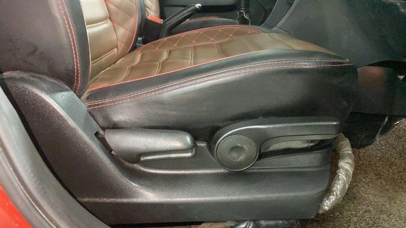 2016 Maruti Vitara Brezza ZDI PLUS DUAL TONE, Diesel, Manual, 79,723 km, Driver Side Adjustment Panel