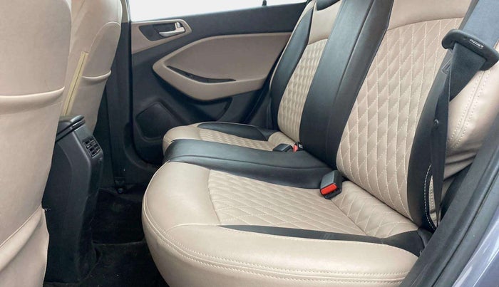 2019 Hyundai Elite i20 SPORTZ PLUS 1.2, Petrol, Manual, 16,873 km, Right Side Rear Door Cabin