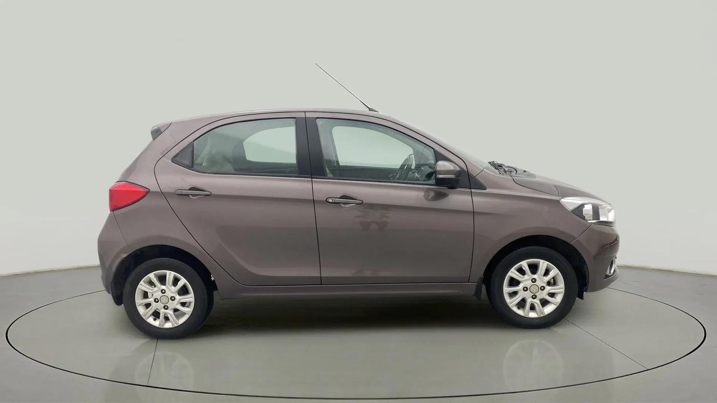 2017 Tata Tiago XZA PETROL, Petrol, Automatic, 25,956 km, Right Side View