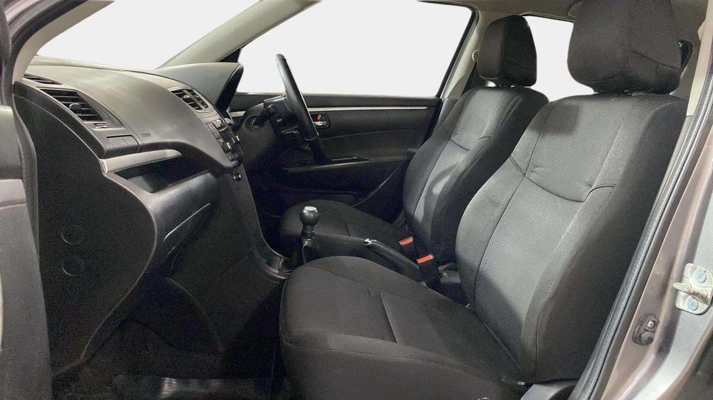 2016 Maruti Swift ZXI, Petrol, Manual, 29,471 km, Right Side Front Door Cabin