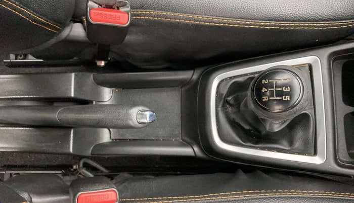 2018 Maruti Swift VXI, Petrol, Manual, 69,825 km, Gear Lever
