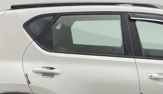 2020 KIA SONET HTK PLUS 1.0 IMT, Petrol, Manual, 32,141 km, Right rear door - Door visor damaged