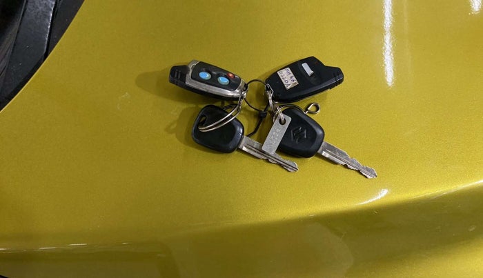 2015 Maruti Celerio VXI CNG, CNG, Manual, 81,329 km, Key Close Up