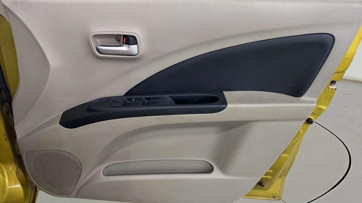 2015 Maruti Celerio VXI CNG, CNG, Manual, 81,329 km, Driver Side Door Panels Control
