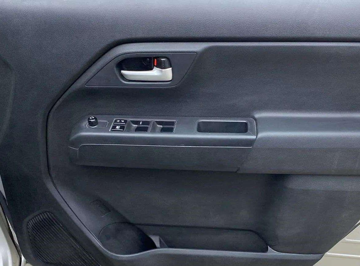 2019 Maruti New Wagon-R VXI 1.0, Petrol, Manual, 8,062 km, Driver Side Door Panels Control