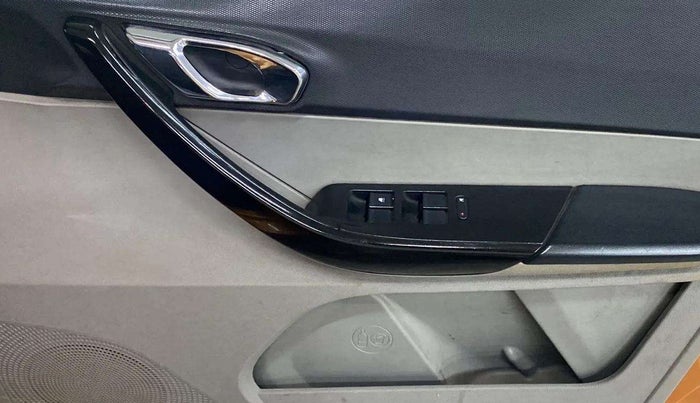 2018 Tata Tiago XZA PETROL, Petrol, Automatic, 29,241 km, Driver Side Door Panels Control