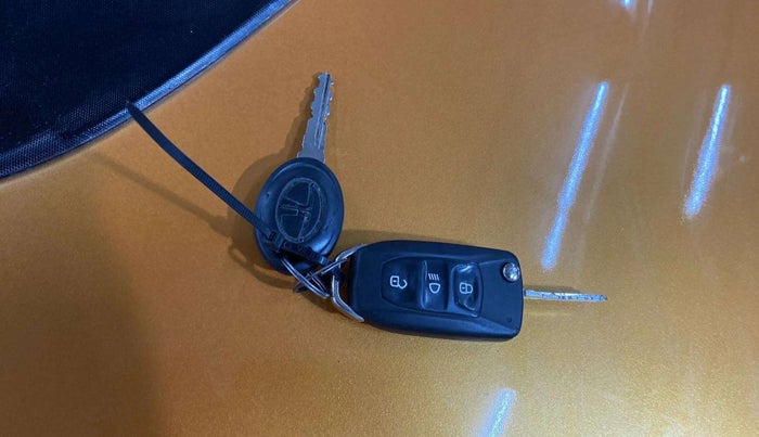 2018 Tata Tiago XZA PETROL, Petrol, Automatic, 29,241 km, Key Close Up