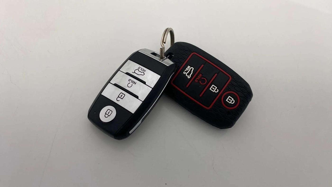 2021 KIA SONET HTX 1.5, Diesel, Manual, 47,526 km, Key Close Up