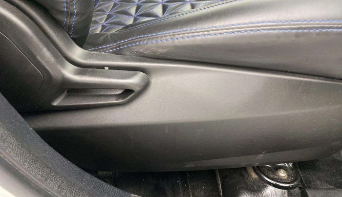 2021 Tata NEXON XE PETROL, Petrol, Manual, 11,487 km, Driver Side Adjustment Panel