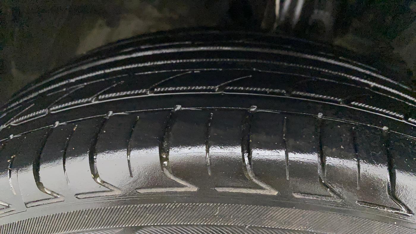 2017 Maruti Baleno DELTA PETROL 1.2, Petrol, Manual, 88,281 km, Right Front Tyre Tread