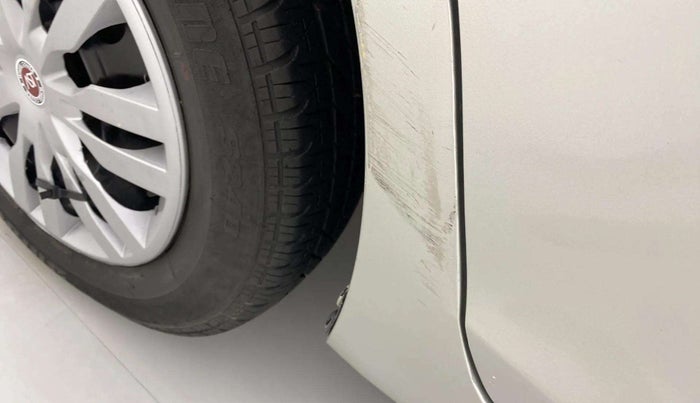 2014 Maruti Swift VXI, Petrol, Manual, 37,556 km, Right running board - Minor scratches