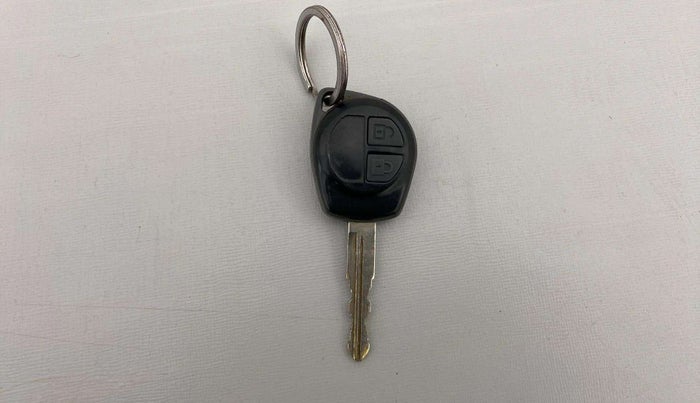2014 Maruti Swift VXI, Petrol, Manual, 37,556 km, Key Close Up